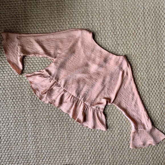 Topshop Peachy Pink Ruffle Satin Blouse Boho Flutter Bell Sleeves Size 2 - Picture 2 of 8